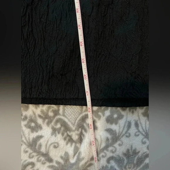 Cynthia Steffe midi black A-line textured bottom dress color black size 6 - Picture 7 of 7